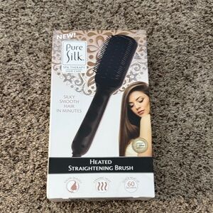Black Heated Straightening Brush